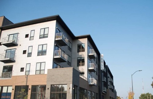 Des Moines Apartment | Sleepover | Prime 1BD/1BA - Downtown Des Moines