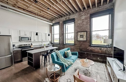 Newton Apartment | Sleepover | Radiant 1BD/1BA Loft - Newton