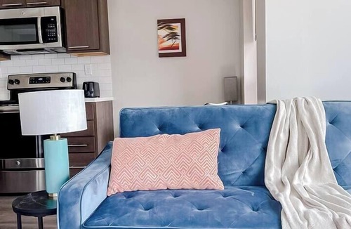 Downtown Des Moines Apartment | Sleepover | Wonderful 1BD/1BA -Downtown Des Moines