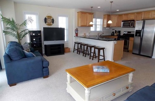 North Wildwood House | SLEEPS 14 POOL BEACH BLOCK NEAR AMUSEMENT PIER, RIDES, WATERPARK, SEAPORT PIER!