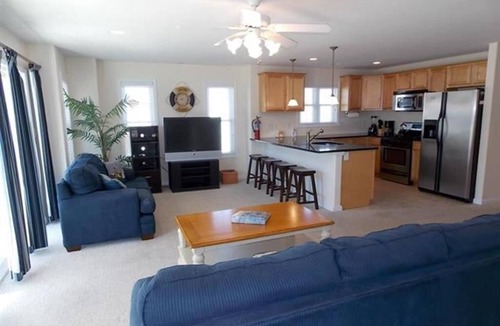 North Wildwood House | SLEEPS 14 POOL BEACH BLOCK NEAR AMUSEMENT PIER, RIDES, WATERPARK, SEAPORT PIER!
