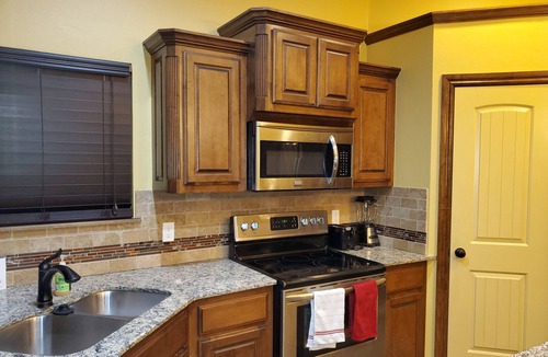 South Oklahoma City House | Sleeps 7/OU Campus/Airport/Restaurants/Shopping Nearby