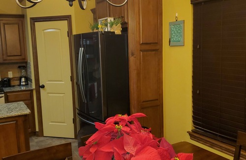 South Oklahoma City House | Sleeps 7/OU Campus/Airport/Restaurants/Shopping Nearby