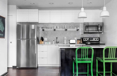 Sobro Cottage | Sleeps 8 4 Sobro Suites w/Kitchens & Art, Walk to Broadway by Avantstay