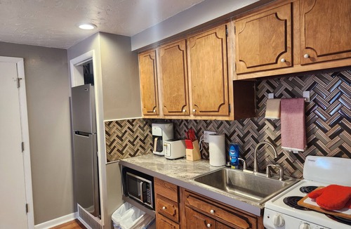Mason City Apartment | Small Welcoming Pet Friendly 1 bedroom Apartment