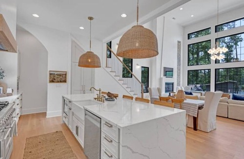Logan House | Smith Lake Luxury - with Hot Tub