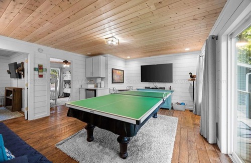 Jasper House | Smith Lake Retreat with Forest & Cave Views, Dock + Fire Pit