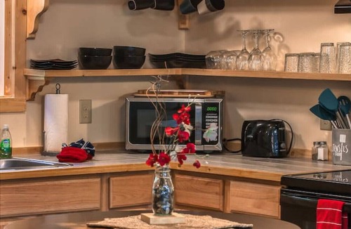Cherokee Cabin | Smoky Mountain Cabin by Tuckasegee River!
