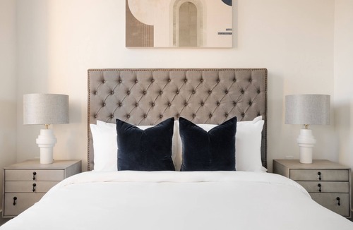 Navy Yard Apartment | Sonder Europa | One-Bedroom Apartment
