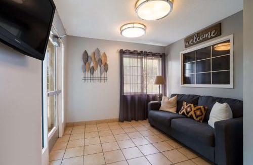 West Des Moines Hotel | Sonesta Simply Suites Des Moines