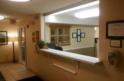 Libertyville Hotel | Sonesta Simply Suites Chicago Libertyville