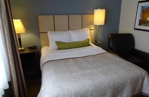 Libertyville Hotel | Sonesta Simply Suites Chicago Libertyville