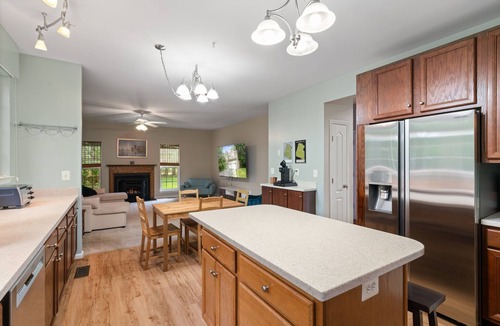 Lovettsville House | Songbird Haven by Bucolic Escapes, Midterm Stays Available