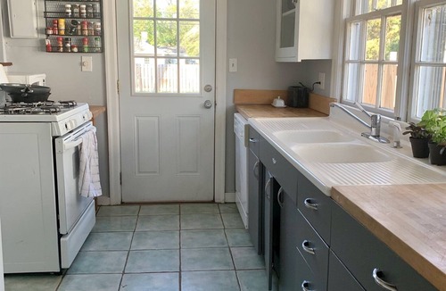 Princess Place House | SongBird Nest- affordable stay near DT and beach
