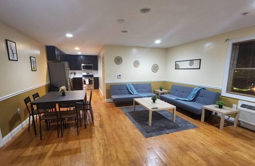 Union City Apartment | Sophisticated 3 -Bedroom Retreat with Stunning Views, near NYC!
