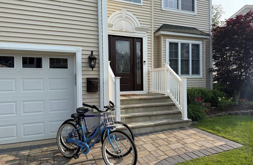 Spring Lake Heights House | South End 4BR, 5 pool beach badges, bikes. Shady private yard. sleeps 10