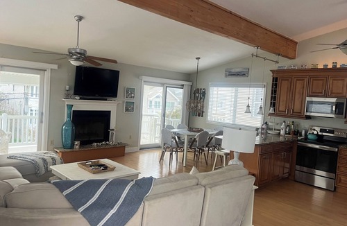 South End Condo | South End Beauty! Close to beach! Roof deck with water & sunset views!