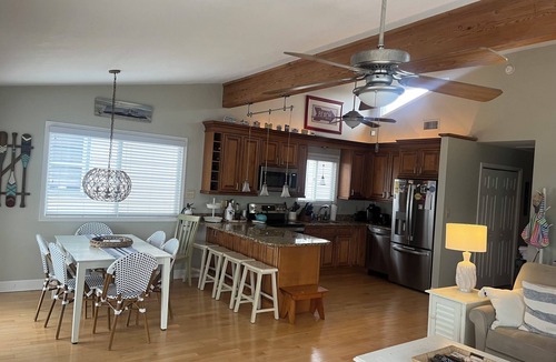 South End Condo | South End Beauty! Close to beach! Roof deck with water & sunset views!
