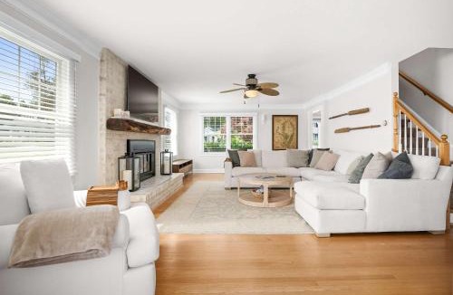 Edgewater House | South River Estate 4BR Sleeps 10