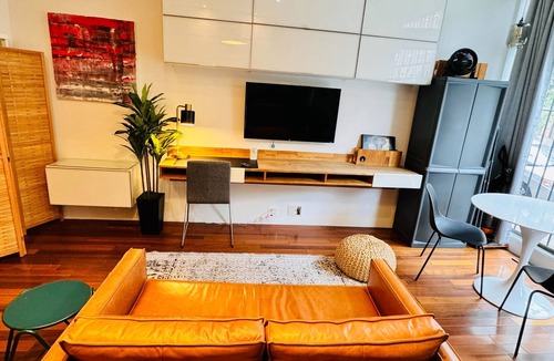 Graduate Hospital Apartment | South St Flat | 20 minutes to Stadiums!