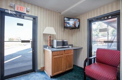 Walterboro Hotel | Southern Inn By OYO Walterboro I-95