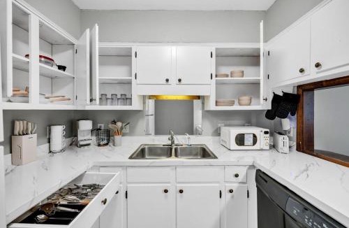 Dentsville Apartment | Southern Oasis