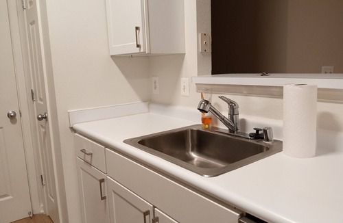 North Bethesda Apartment | Spacious 2/2 Home by Metro