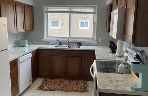 Dyersville Apartment | Spacious 2-bedroom apartment in amazing Dyersville with AC, WiFi