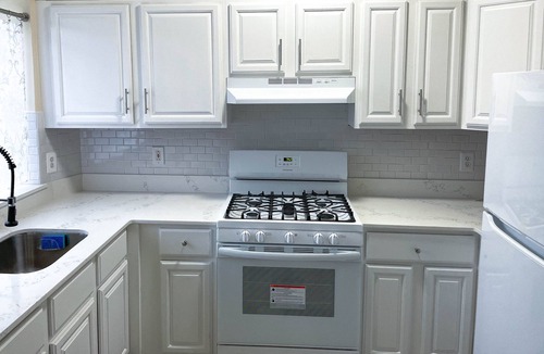 Brooklyn Apartment | Spacious 2 bedroom apartment with Patio! As Seen On Arbnb 5 star listing!