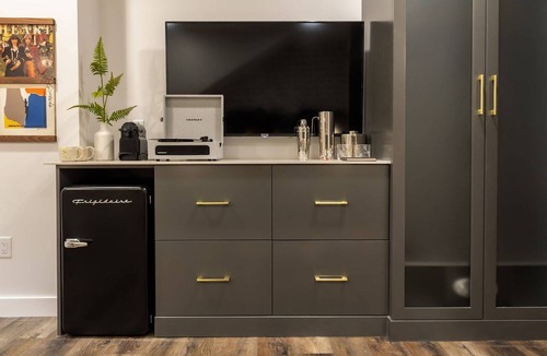 Downtown Apartment | Spacious 2 King Suites – The Finnley Hotel
