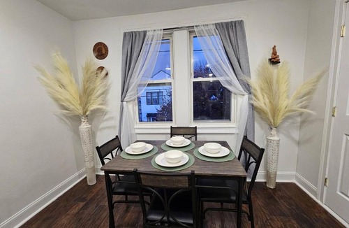 North Bergen Apartment | Spacious 2BR Apt| 3 Beds | 15 Min to NYC