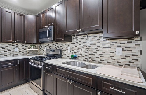 North Bergen Apartment | Spacious 3-bedroom apartment with AC in North Bergen close to NYC