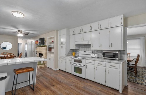 Brookline Station House | Spacious 3 bedroom 3 Bath & bonus room house in marvelous Springfield with AC