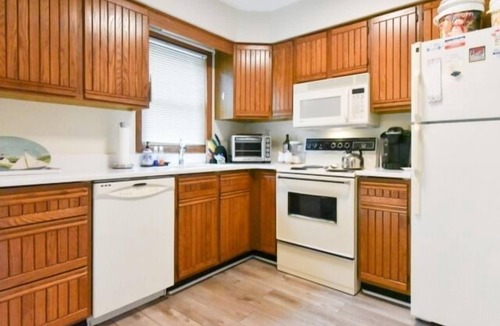 Caine Woods House | Spacious 3 BR 3 Bath home with community pool, porch and deck, WiFi, Full Kit