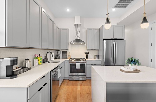 West Side Apartment | Spacious 3BR Designer Home + Parking - Jersey City