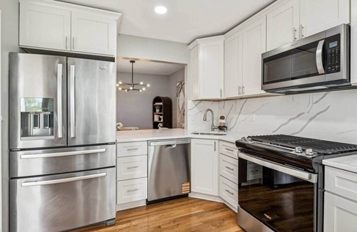 Somerset House | Spacious 3BR Near Rutgers & Princeton & NYC Access