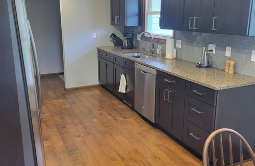 Iowa City House | Spacious 4-bed/3-bath house in Iowa City - 1.2 miles from Kinnick and UIHC