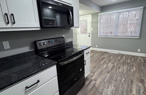 Hallsville House | Spacious 4-bedroom 3 bath house in fabulous Hallsville