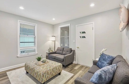 St. Charles House | Spacious 4-bedroom house - St. Charles with AC