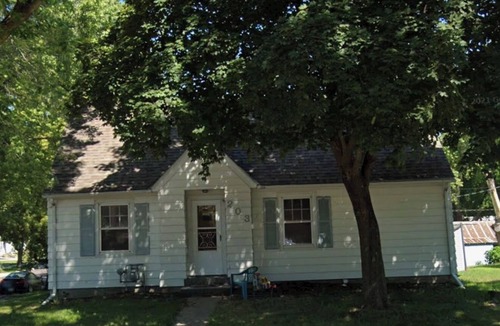 Fairmont House | Spacious 4-bedroom house in Fairmont