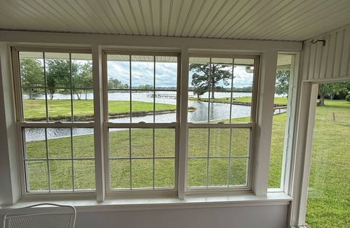 Manning House | Spacious 4-bedroom house in marvelous Manning with AC and outdoor fireplace.