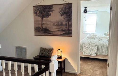 East Dublin House | Spacious 4-bedroom farmhouse located in East Dublin.