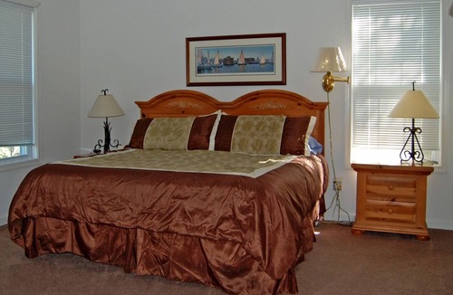 Eastport House | Spacious 4 BR with first FL. BR in Eastport is close to everything! AND PARKING!