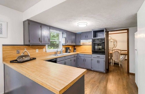 Cumming House | Spacious 4bedroom Home with private Acre lot