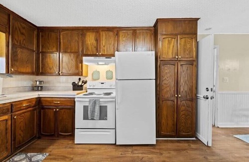 Tulsa House | Spacious 4BR Home | Pet-Friendly | Near Tulsa Expo