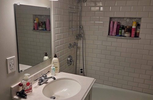 Hoboken Condo | Spacious 5-bedroom condo in excellent Uptown Hoboken location