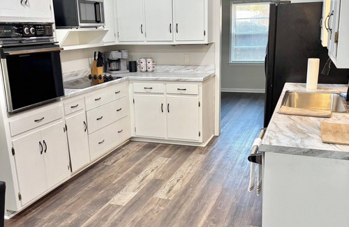 Northport House | Spacious 5-bedroom house in perfect Northport for your getaway
