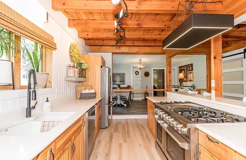 Wilson Creek House | Spacious 5-bedroom house w/fishing pond, WiFi, hot tub in Grayson Co Mountains