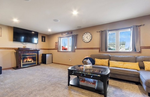 Aberdeen House | Spacious 5-Bedroom Home in Aberdeen