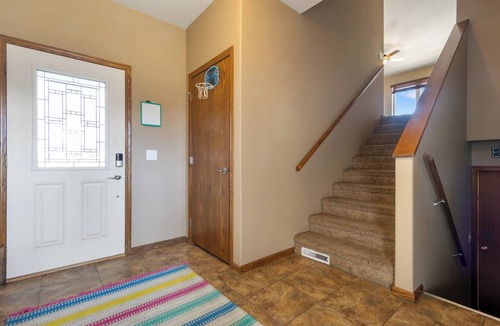 Aberdeen House | Spacious 5-Bedroom Home in Aberdeen